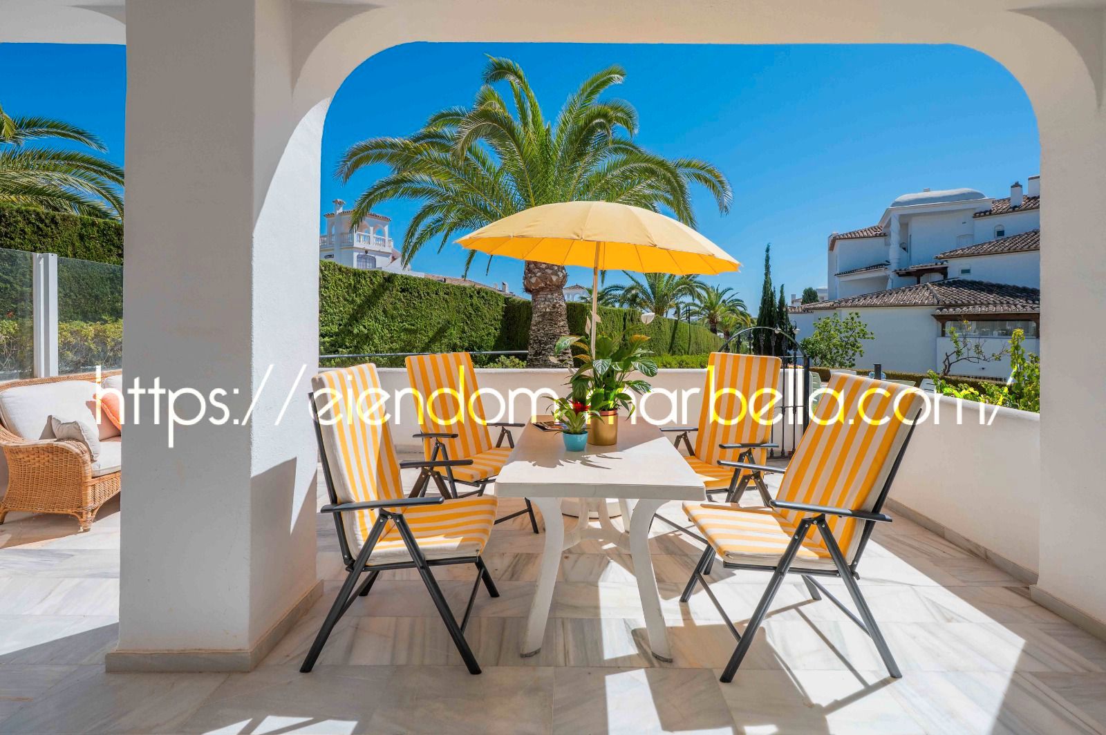 Jardí de Apartament en venda en Marbella amb Aire condicionat, Terrassa i Moblat