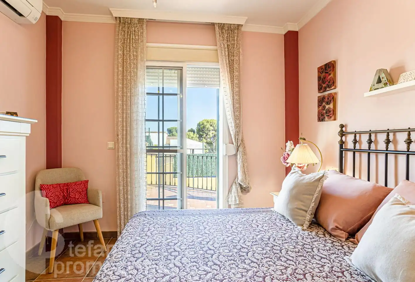 Dormitori de Casa o xalet en venda en Málaga amb Aire condicionat, Jardí privat i Terrassa