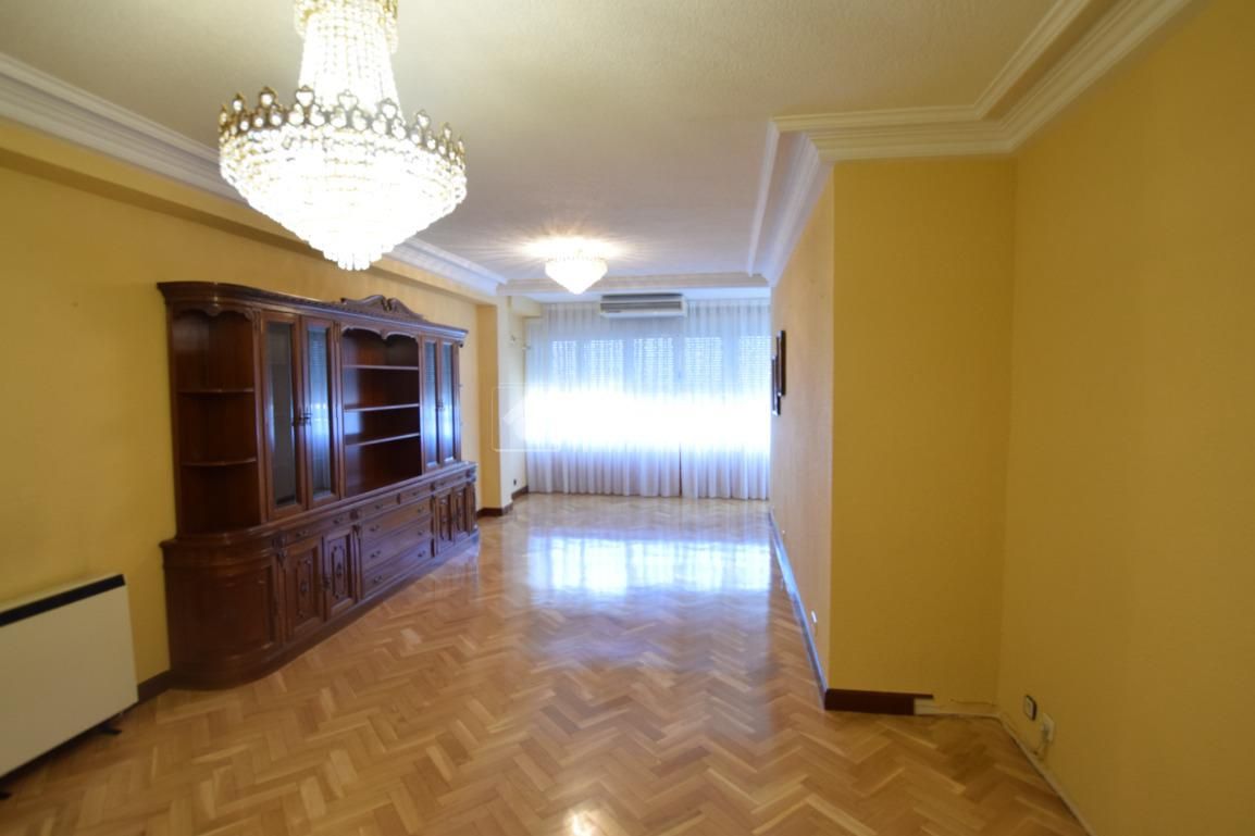 Flat for sale in Casco Antiguo, Centro