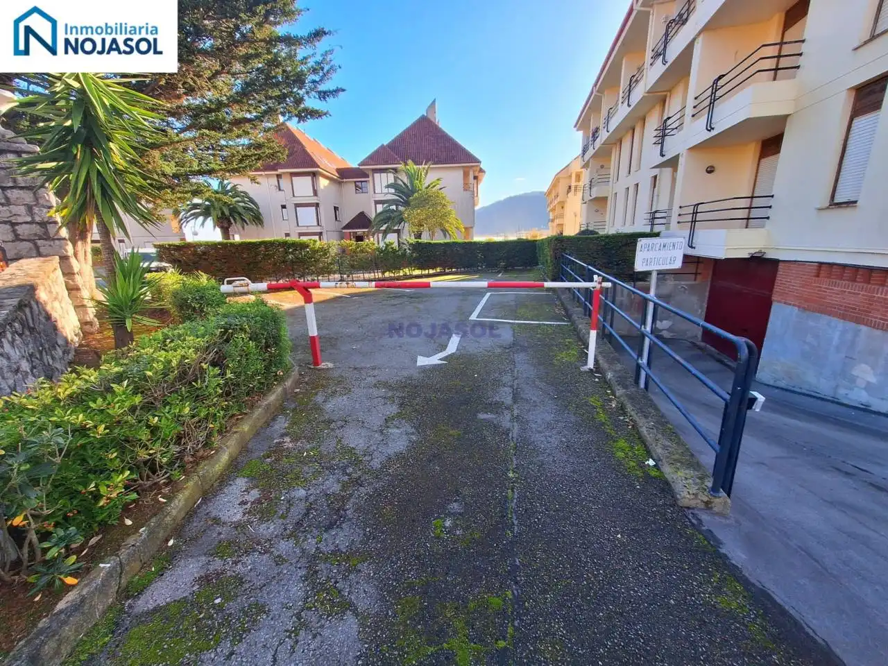 Aparcament de Dúplex de lloguer en Noja amb Calefacció, Terrassa i Moblat