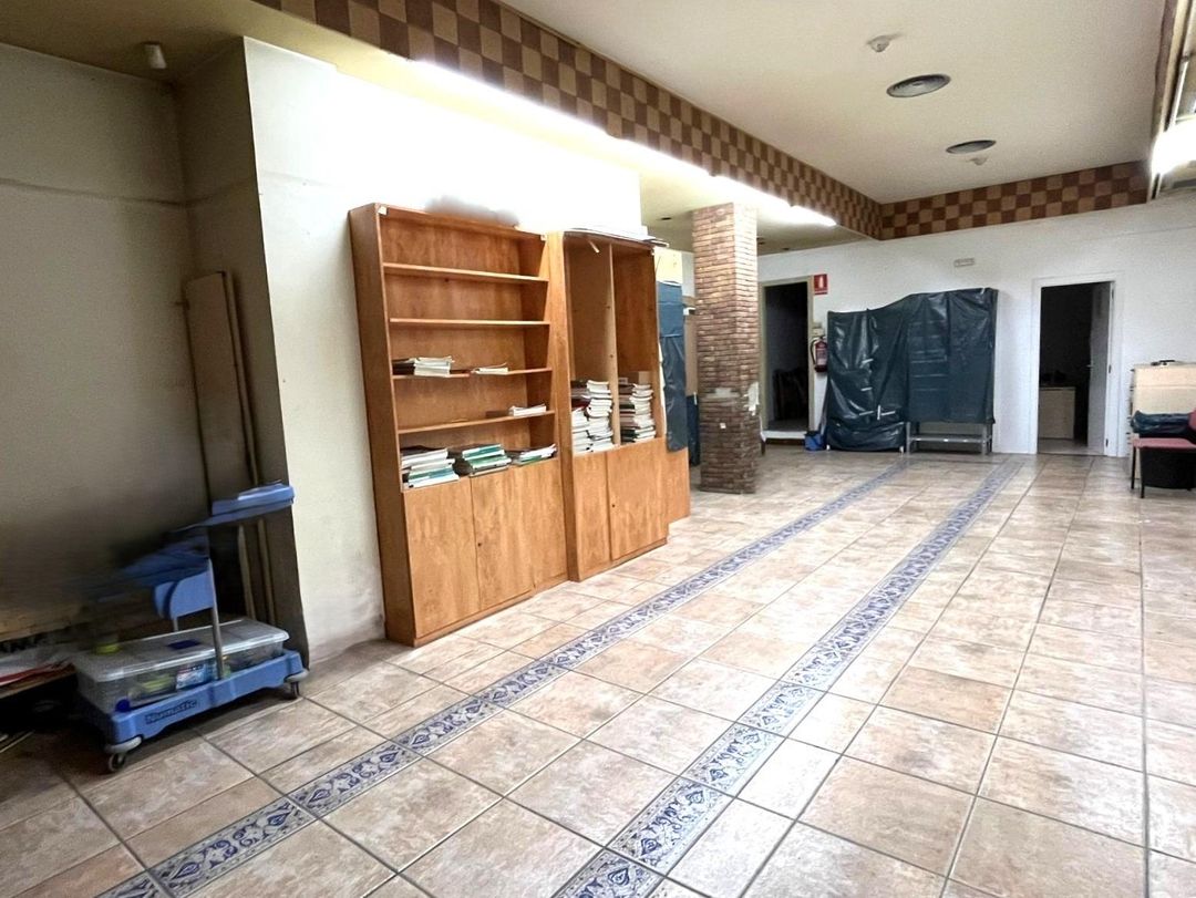 Premises for sale in  Pamplona / Iruña  with Furnished