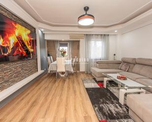 Living room of Flat for sale in  Madrid Capital  with Air Conditioner and Heating