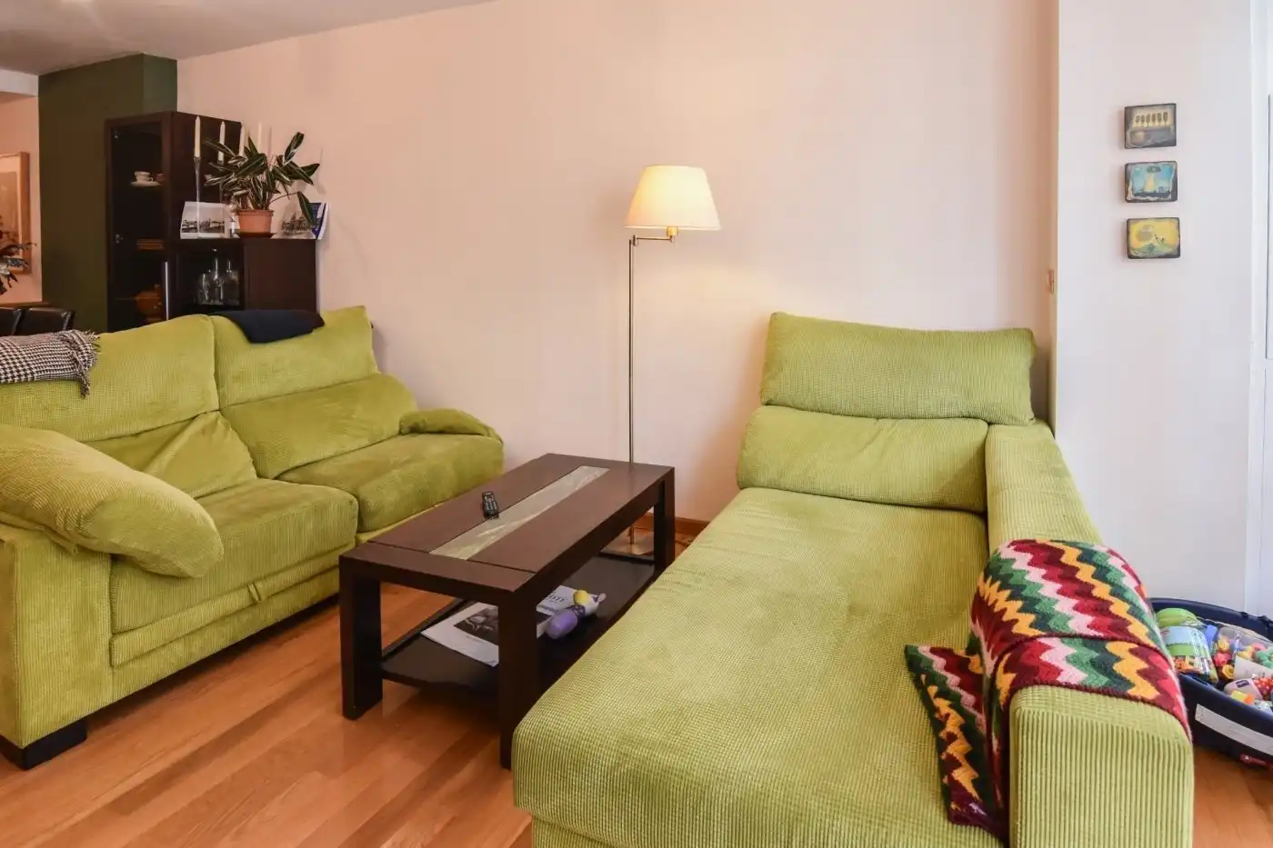 Sala d'estar de Pis de lloguer en A Coruña Capital  amb Calefacció i Parquet