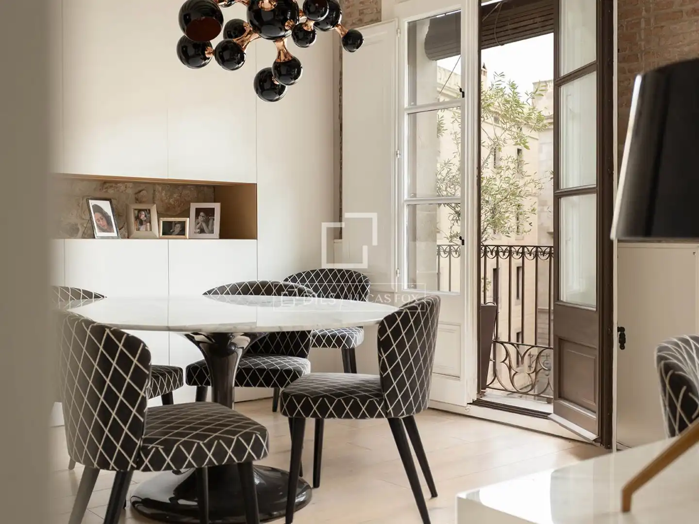 Dining room of Flat for sale in Ciutat Vella