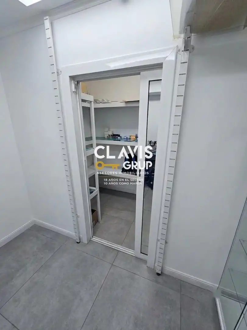 Commercial properties for rent in Barcelona  with Air Conditioner, Parquet flooring and Furnished