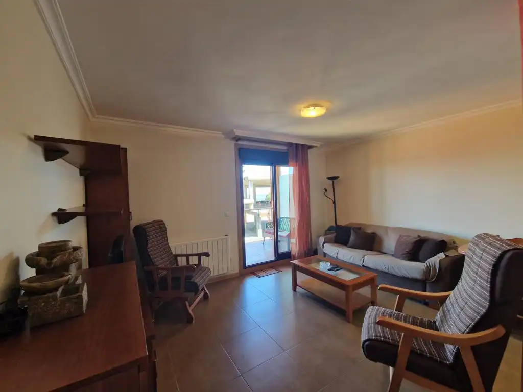 Sala d'estar de Apartament en venda en Boiro amb Calefacció, Parquet i Terrassa