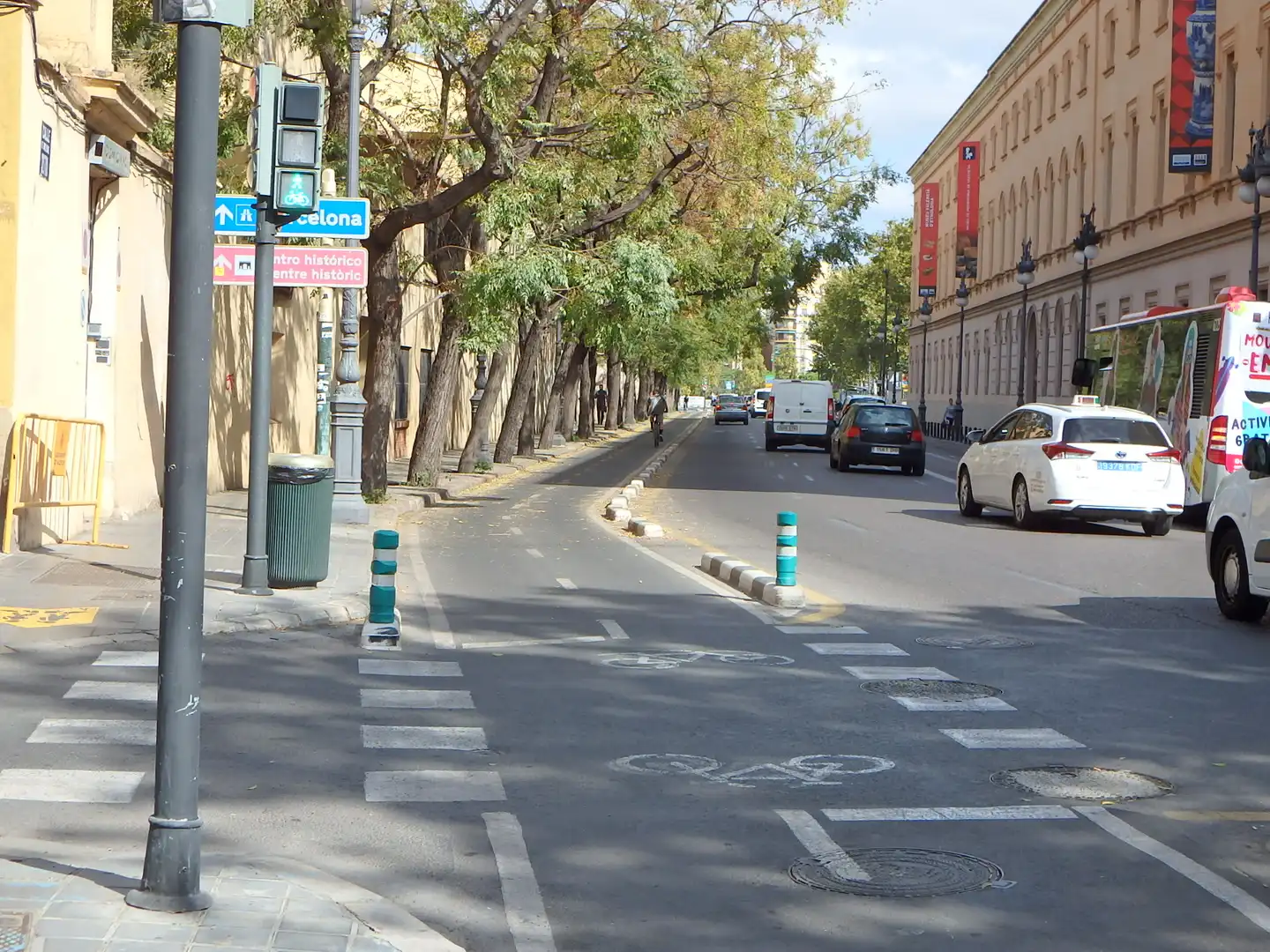 Vista exterior de Local en venta en Valencia