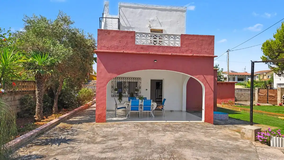 Außenansicht von Haus oder Chalet zum Verkauf in Dénia mit Klimaanlage, Heizung und Terrasse