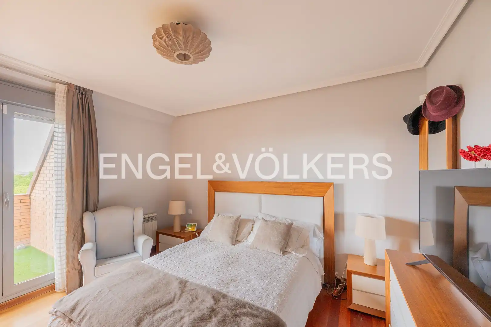 Habitación de Ático de alquiler en Boadilla del Monte con Aire acondicionado, Calefacción y Parquet