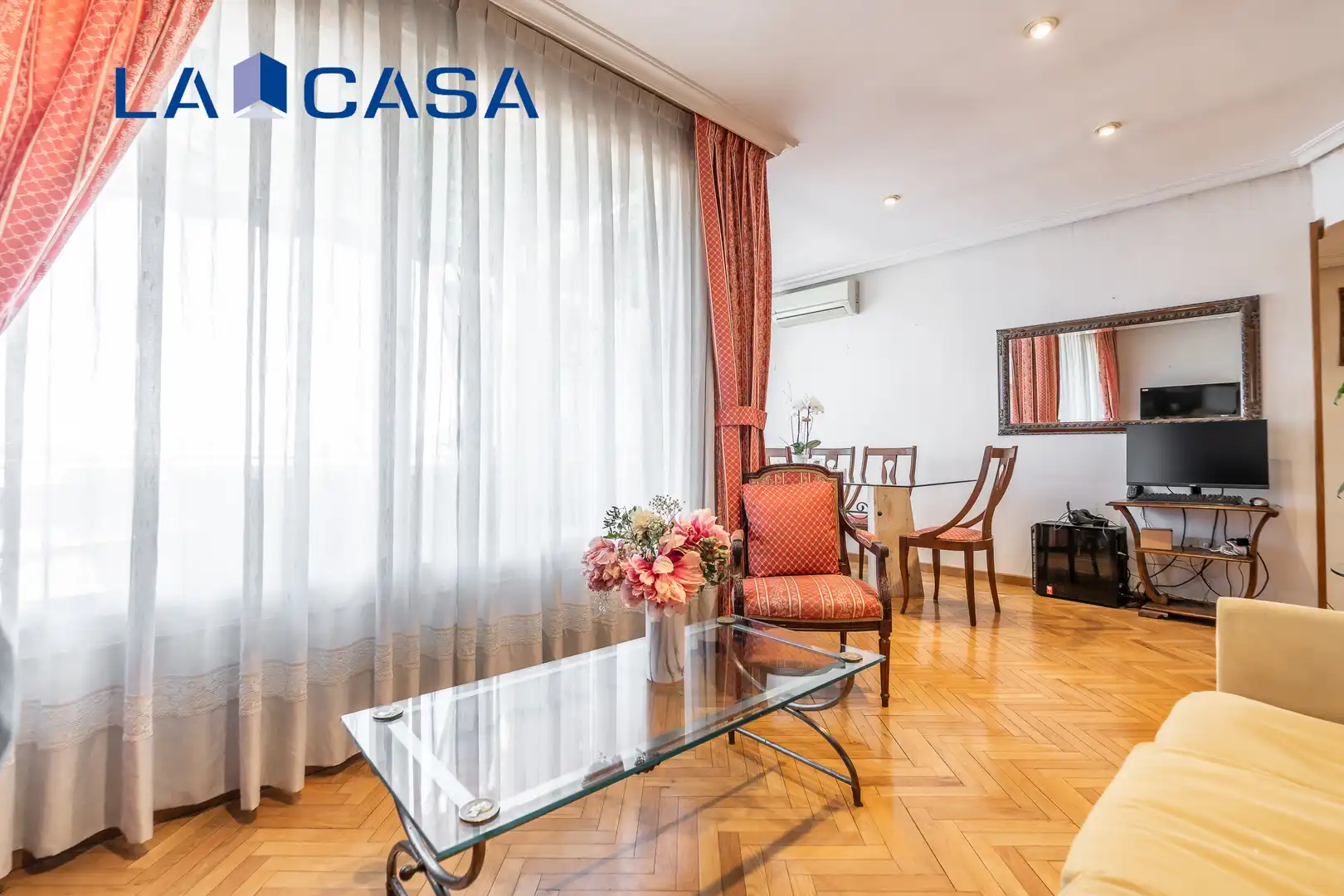 Vista exterior de Piso en venta en Madrid con Calefacción y Terraza
