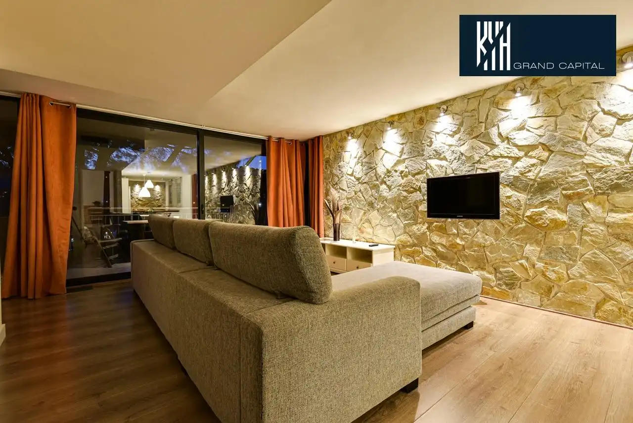 Detached house with pool for sale in Carrer Carrer Alexandria, imagen 54