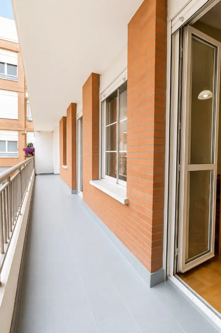 Vista exterior de Piso de alquiler en Santa Cruz de Bezana con Calefacción, Terraza y Amueblado
