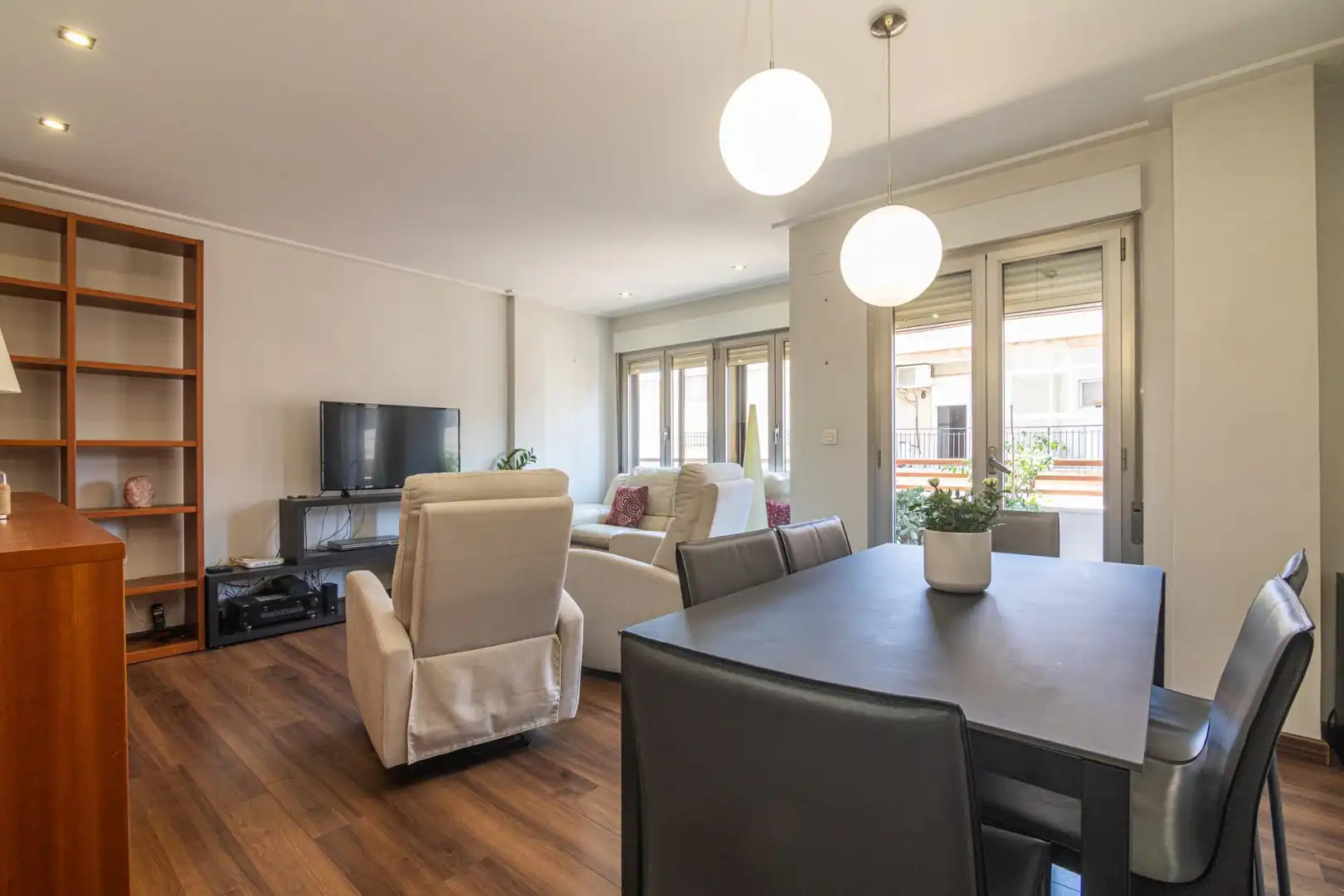 Flat with terrace for sale in Elche ciudad