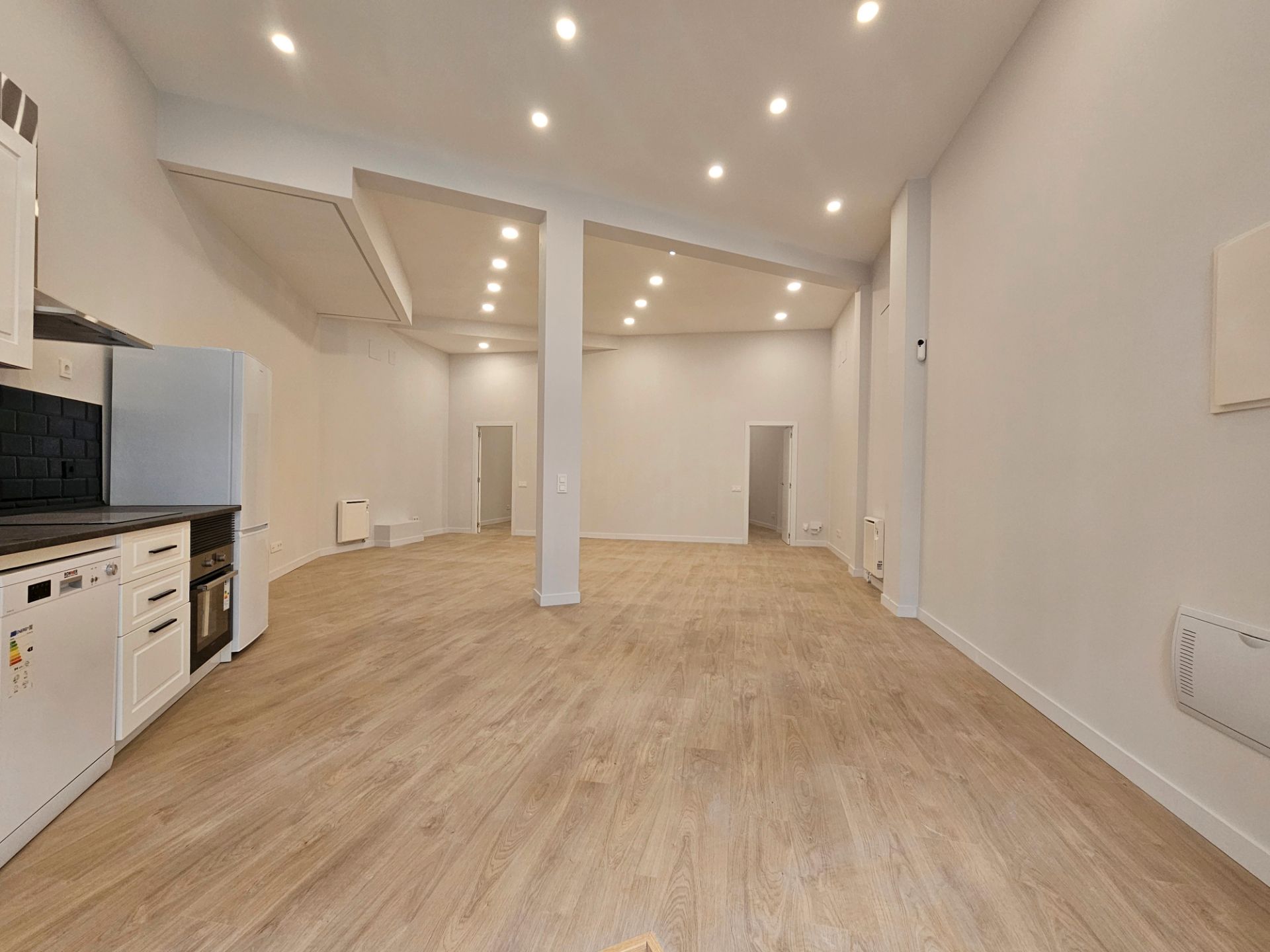 Flat for sale in  Madrid Capital  with Oven and Washing machine