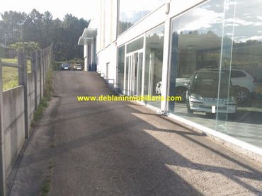 Locale commerciale in affitto a Tui