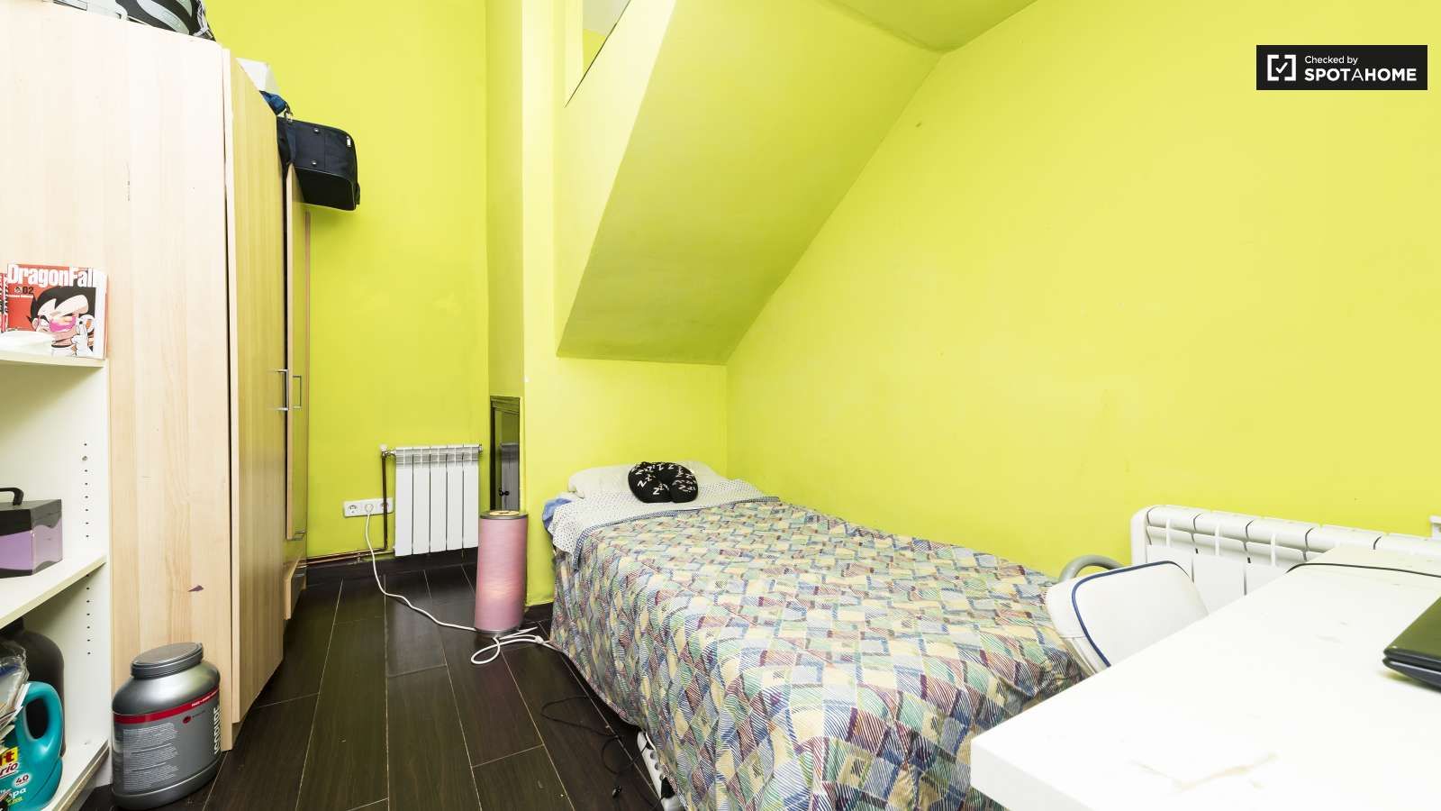 Bedroom of Flat to share in  Madrid Capital  with Air Conditioner, Heating and Terrace