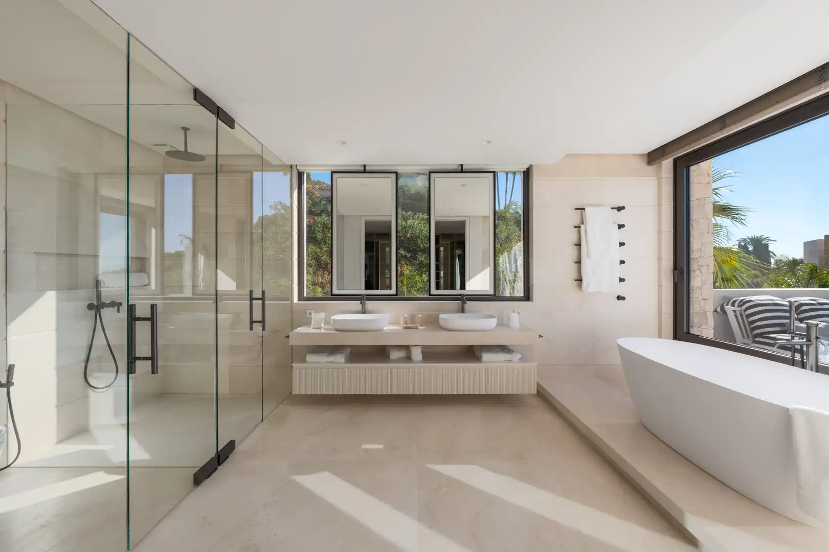 Villa mit Terrasse zum Verkauf in Urbanización Marbella Hill Club 18A, imagen 35