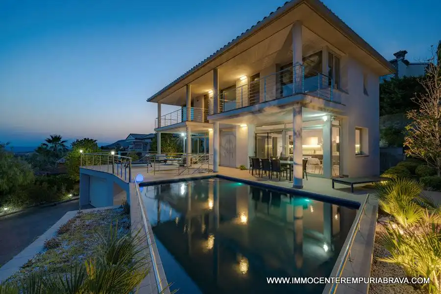 Chalet en venta en Palau-saverdera