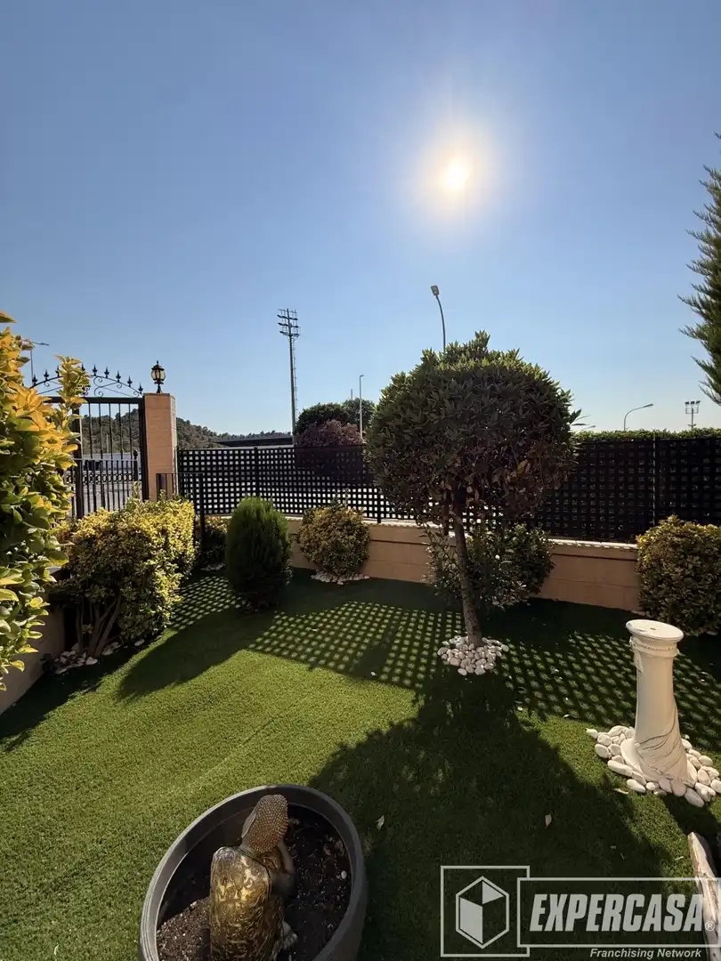 Terrassa de Casa o xalet en venda en Riba-roja de Túria amb Aire condicionat, Calefacció i Terrassa