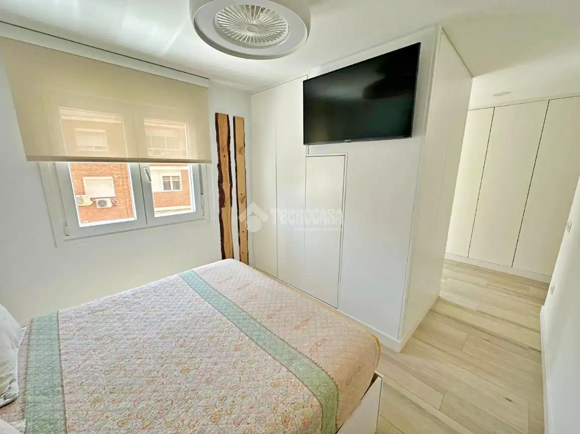 Bedroom of Flat for sale in Málaga