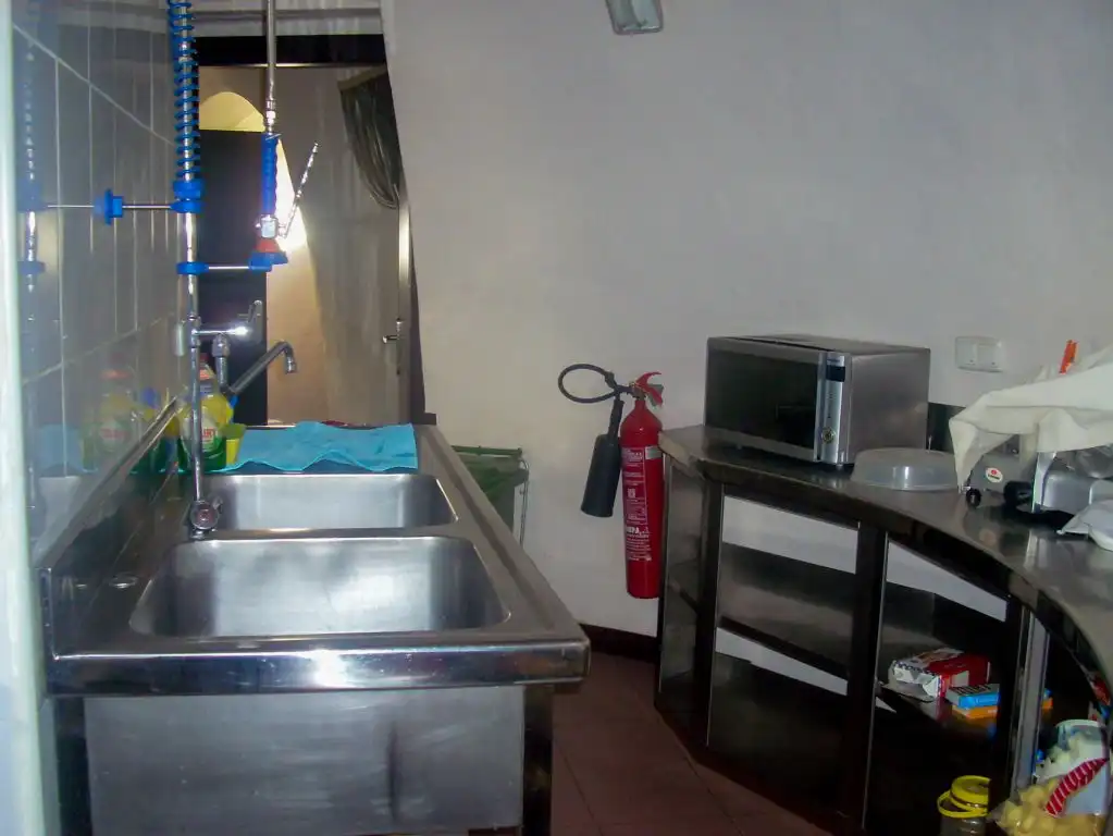 Cocina de Local en venta en San Cebrián de Campos con Aire acondicionado