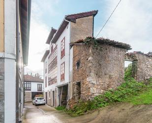 Vista exterior de Casa o xalet en venda en Salas amb Jardí privat