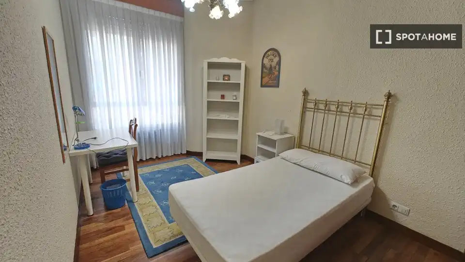 Bedroom of Flat for rent in Bilbao   with Air Conditioner, Heating and Furnished