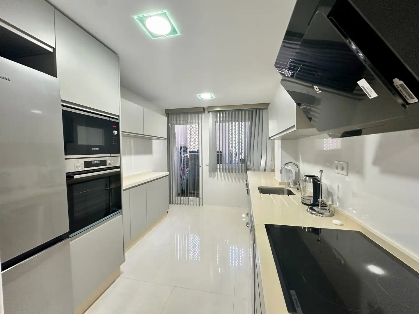 Cuina de Planta baixa de lloguer en Marbella amb Aire condicionat, Calefacció i Piscina