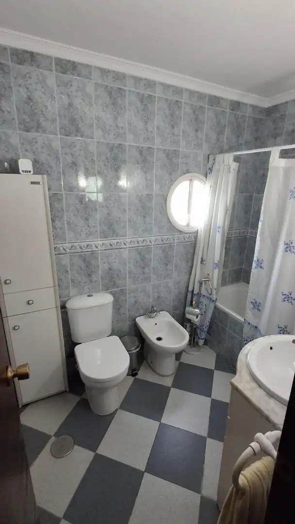 Bathroom of Houses for sale in Sevilla  with Air Conditioner and Storage room