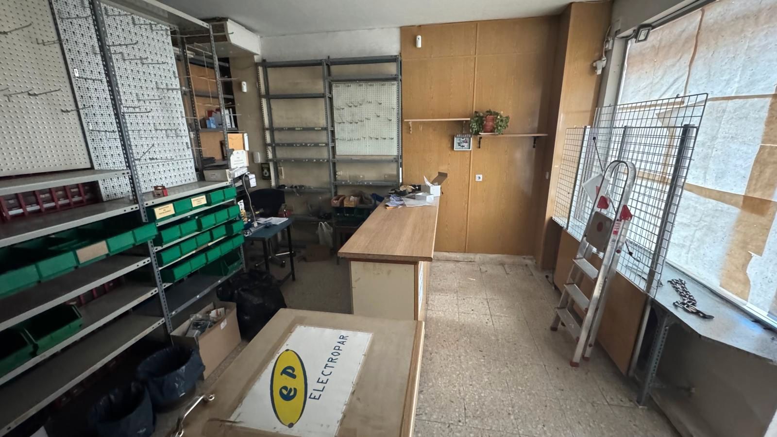 Local en venda en Parla amb Aire condicionat