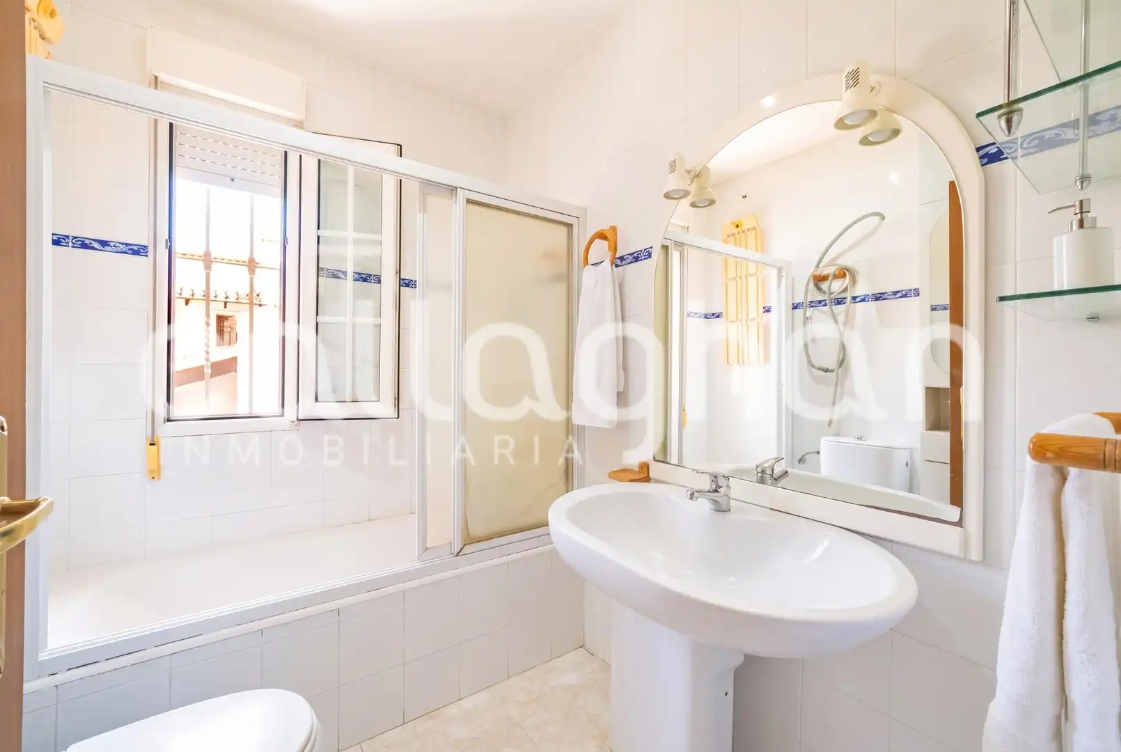Baño de Casa o chalet en venta en Paterna con Aire acondicionado, Jardín privado y Terraza