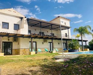 Vista exterior de Edifici en venda en Alozaina amb Piscina comunitària