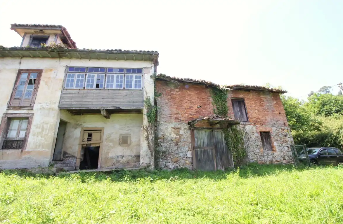 Außenansicht von Country house zum Verkauf in Castrillón mit Privatgarten und Balkon