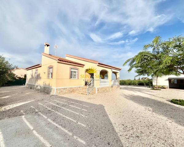 Casa-chalet en Alquiler en Dolores