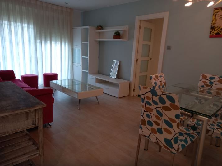Living room of Flat to rent in  Zaragoza Capital  with Heating, Parquet flooring and Furnished