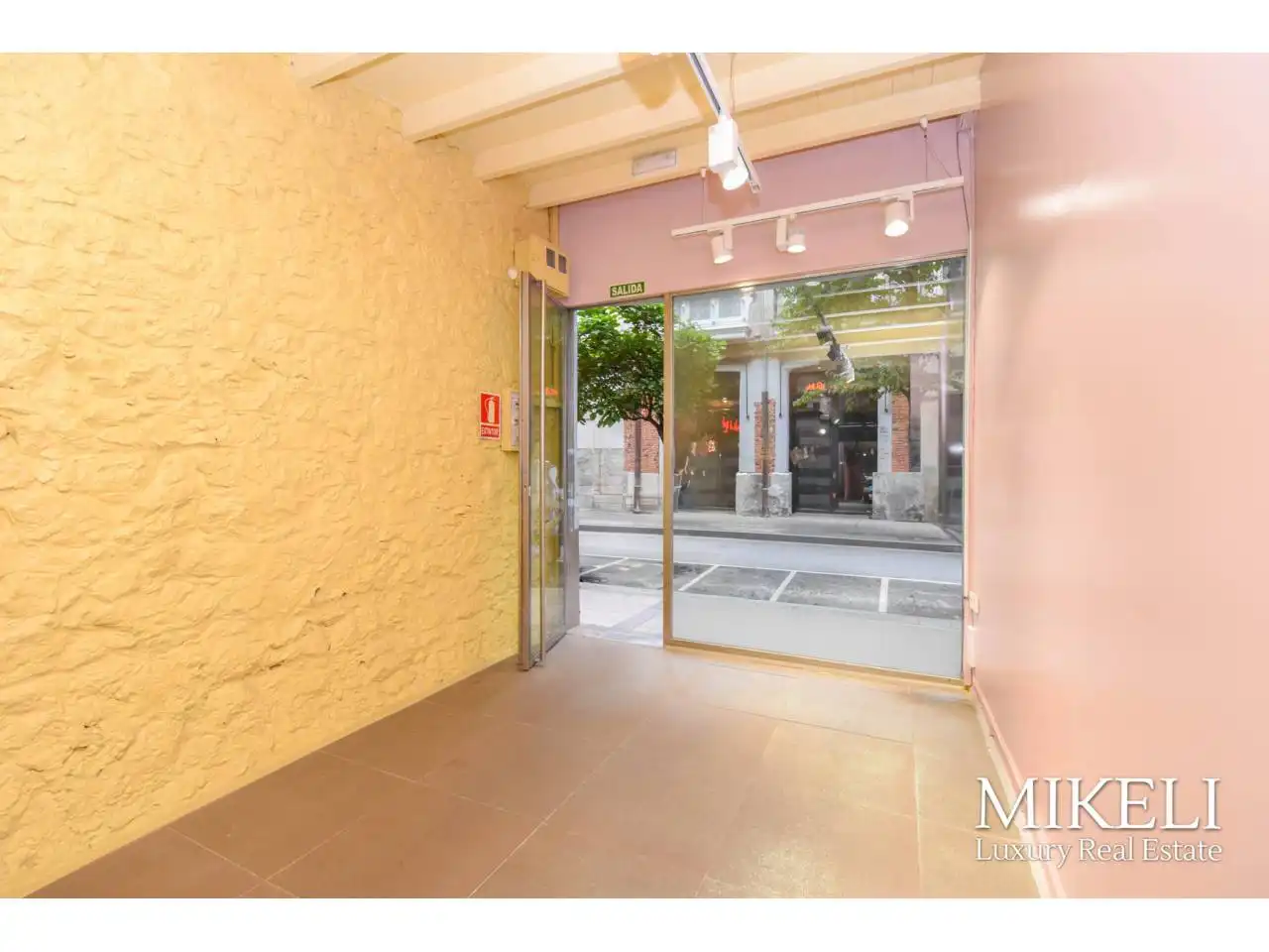 Business premises to rent in Calle Hernán Cortés, imagen 27