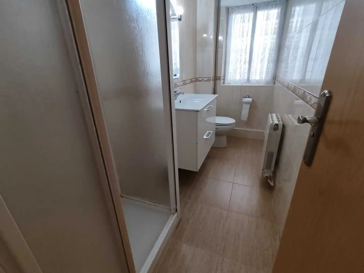 Badezimmer von Wohnung zur Miete in Salamanca mit Heizung, Möbliert und Waschmaschine