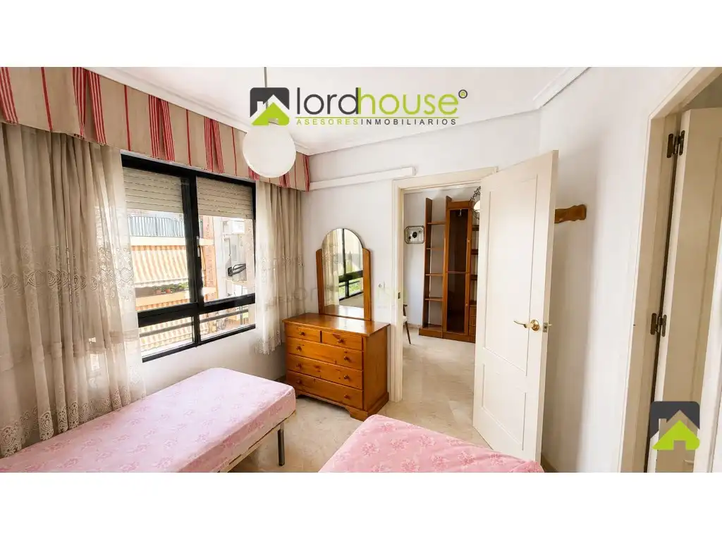 Piso con ascensor en venta en Calle Jose Mouliaa 55, imagen 24