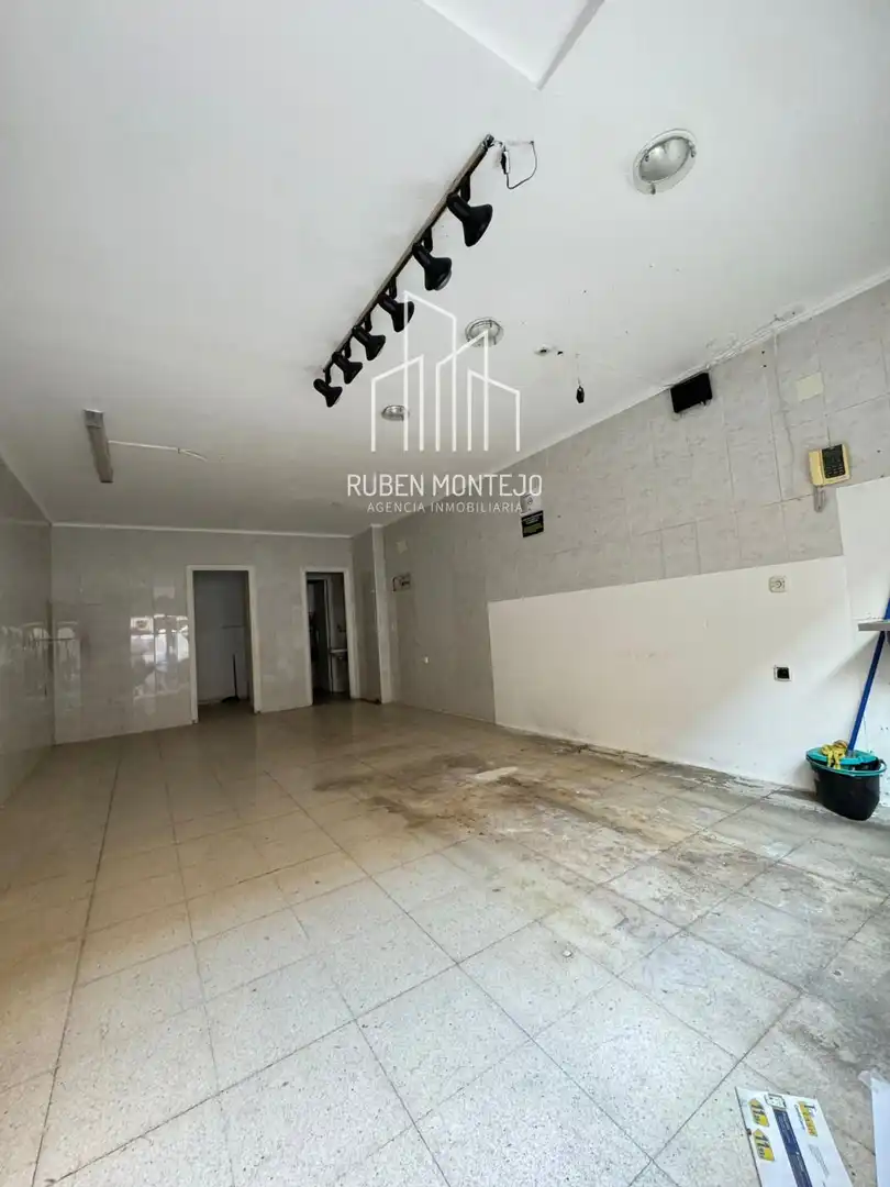 Local comercial de lloguer a Gomez Ulla, imagen 3
