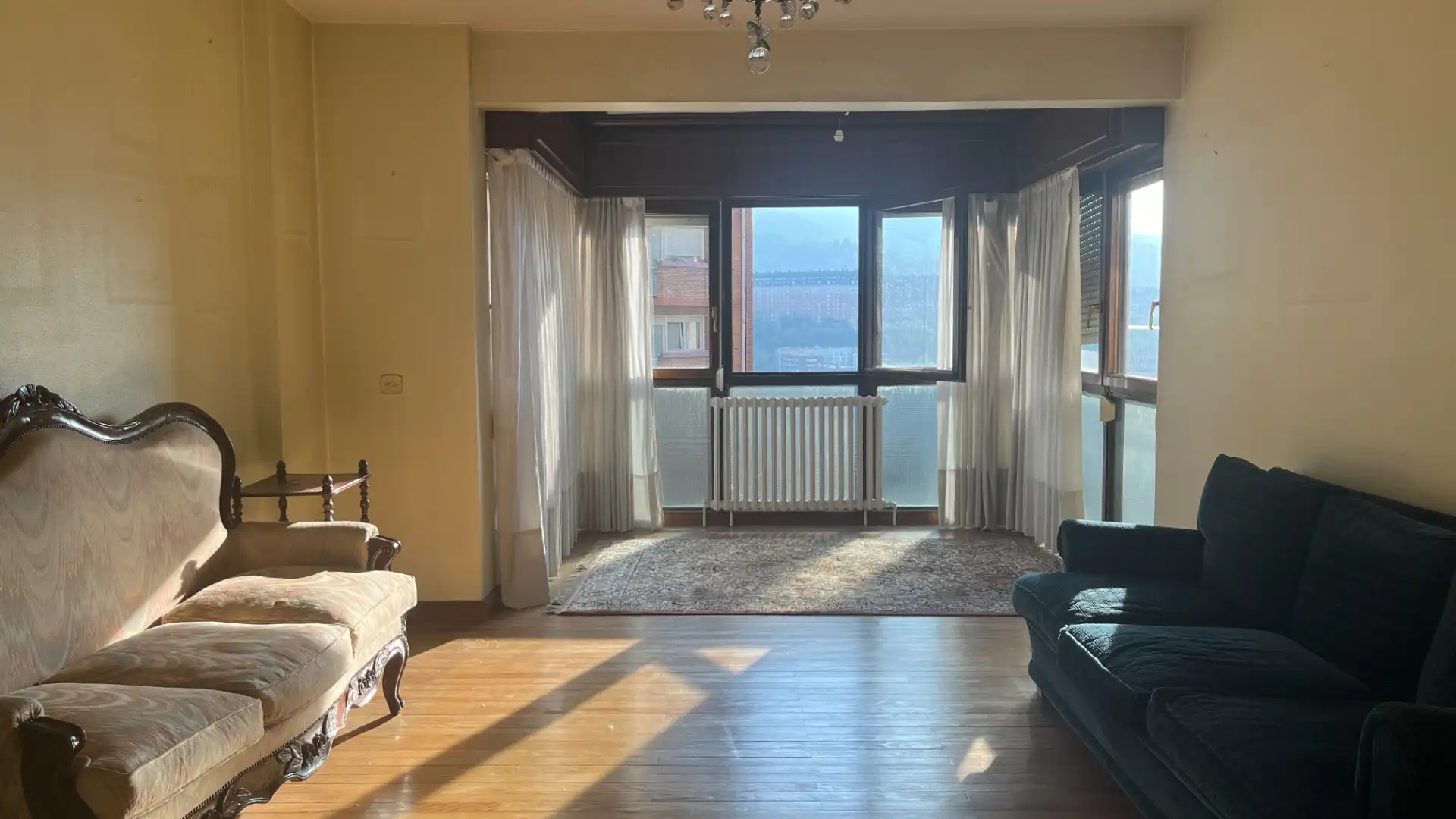 Living room of Flat for sale in Ibaiondo