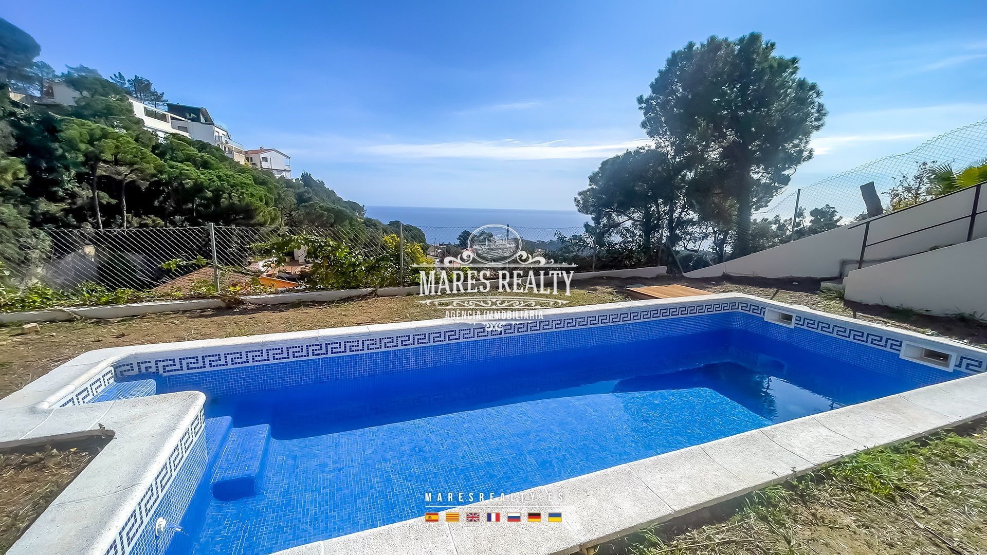 Vista exterior de Casa o xalet en venda en Lloret de Mar amb Piscina