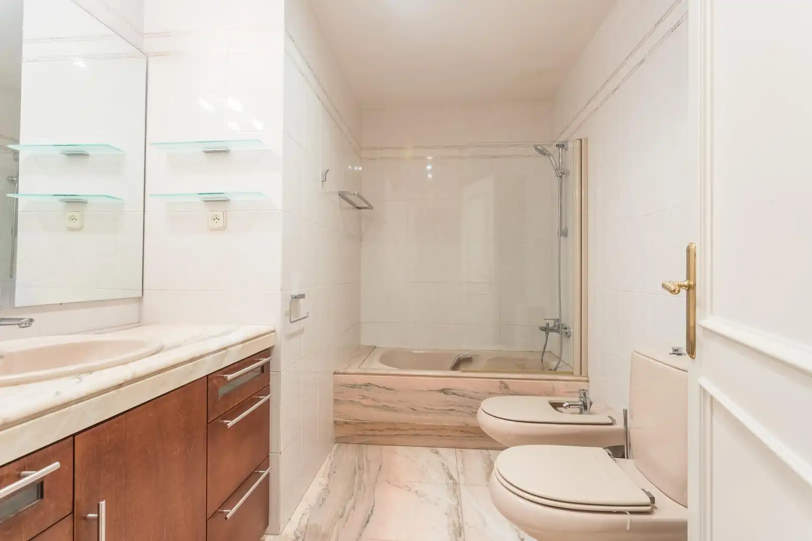 Baño de Ático en venta en Terrassa con Aire acondicionado, Terraza y Trastero