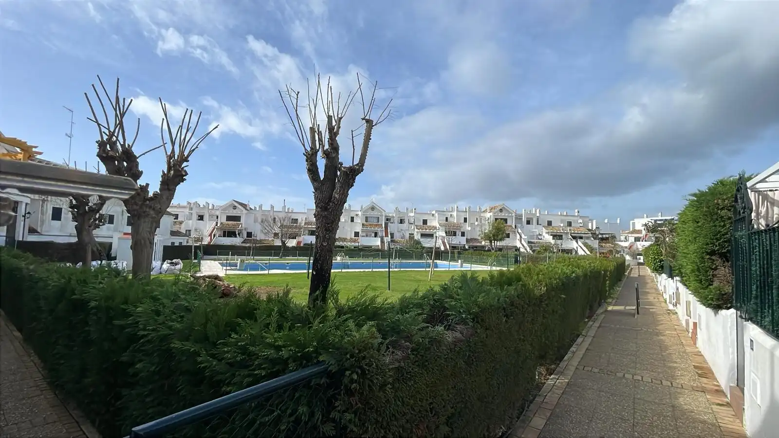 Vista exterior de Apartamento en venta en El Portil con Terraza, Amueblado y Piscina comunitaria