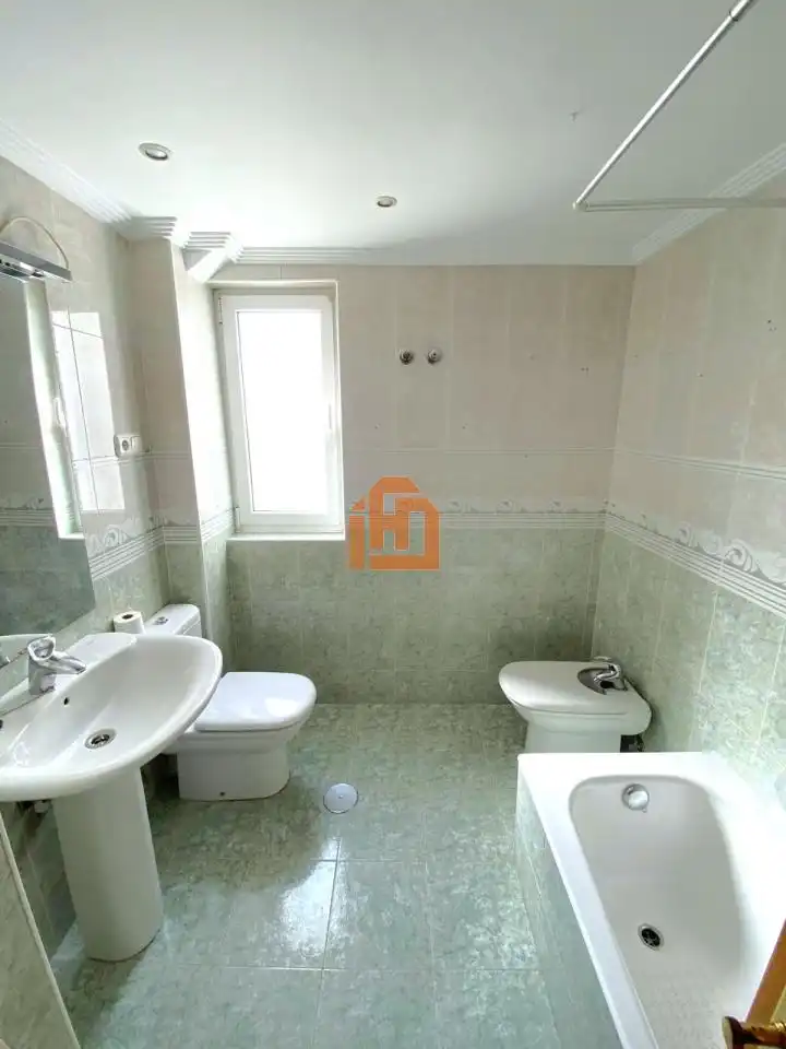 Baño de Piso en venta en León Capital  con Calefacción, Parquet y Terraza