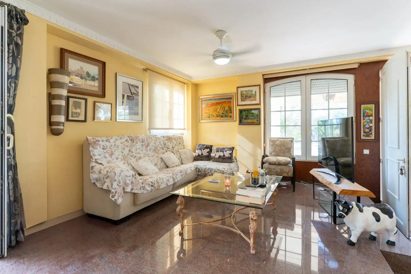 Sala d'estar de Casa o xalet en venda en Elche / Elx amb Calefacció, Jardí privat i Parquet