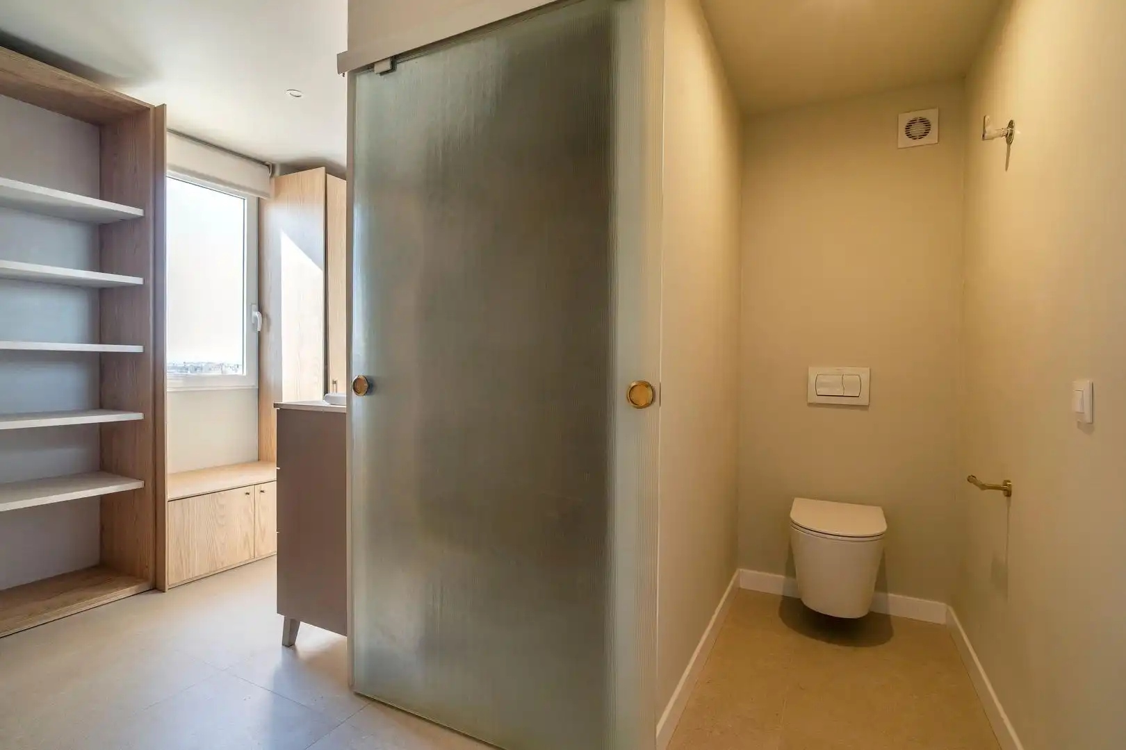 Bathroom of Attic for rent in Valencia  with Air Conditioner, Heating and Terrace