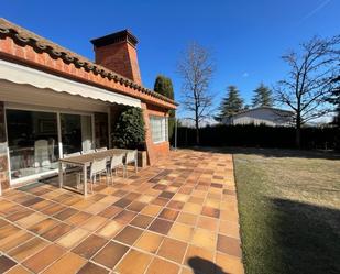 Terrassa de Casa o xalet en venda en Cerdanyola del Vallès amb Aire condicionat, Calefacció i Jardí privat