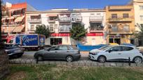 Exterior view of Flat for sale in Los Palacios y Villafranca  with Air Conditioner and Balcony