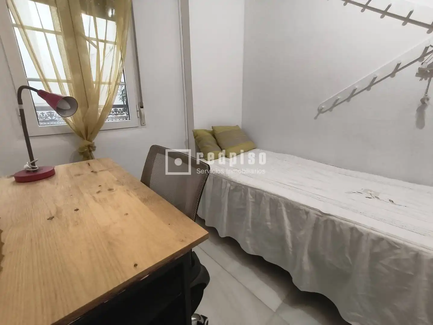 Habitación de Piso de alquiler en Sevilla con Aire acondicionado, Terraza y Amueblado