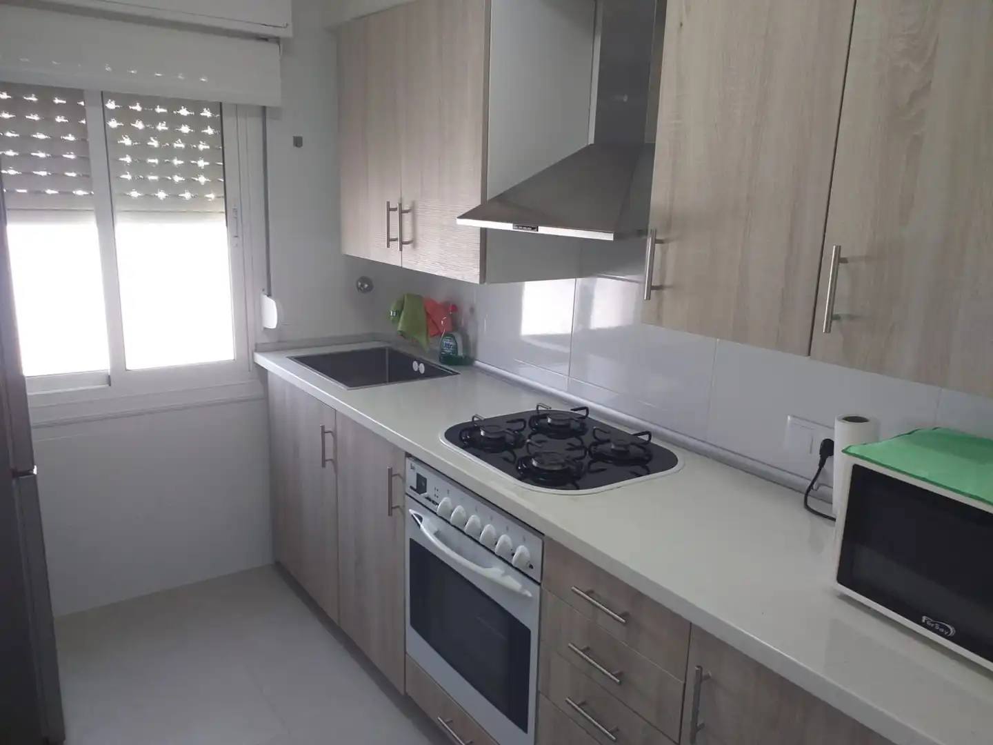 Cocina de Apartamento de alquiler en Santa Pola con Aire acondicionado, Calefacción y Terraza